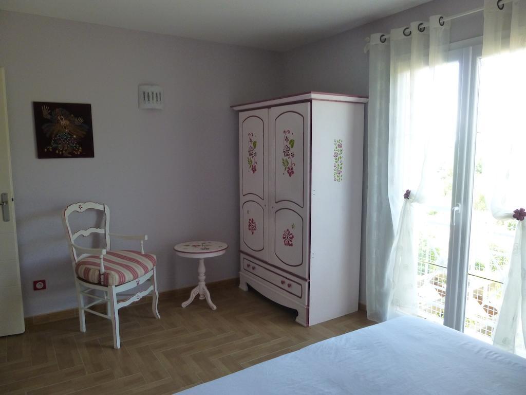 Domaine De Flo Bed & Breakfast Saint-Jean-de-la-Blaquiere Room photo