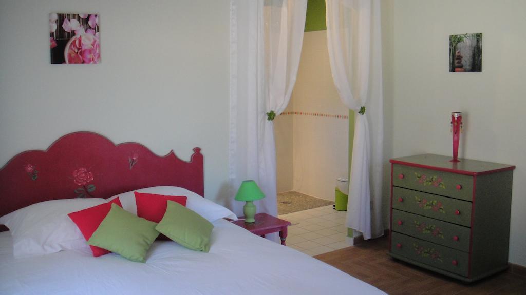 Domaine De Flo Bed & Breakfast Saint-Jean-de-la-Blaquiere Room photo